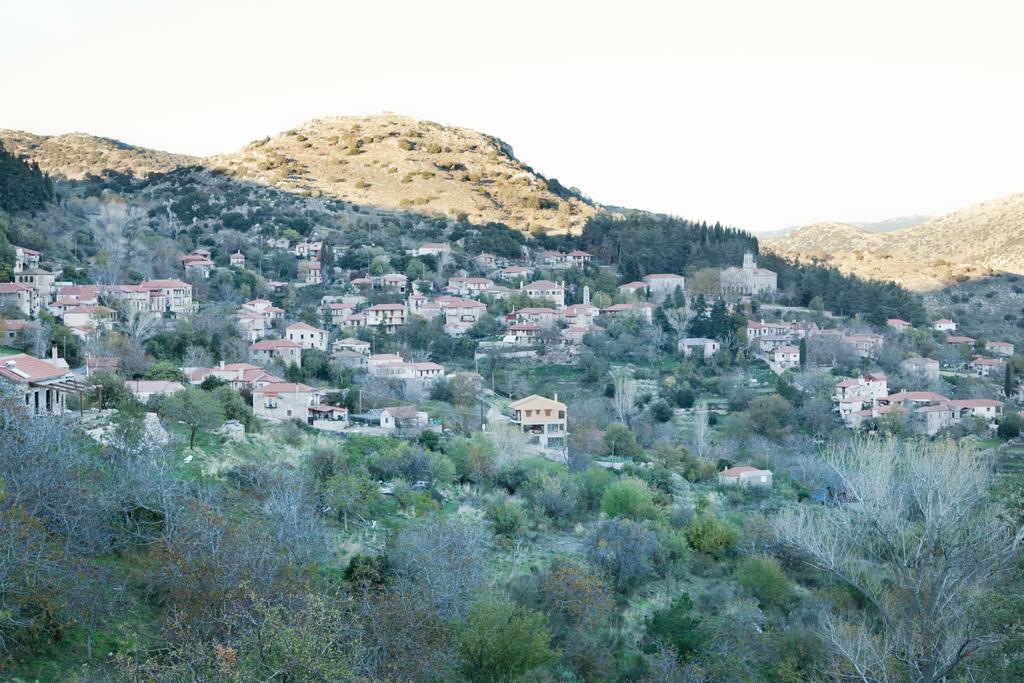فندق Elova Zátouna المظهر الخارجي الصورة